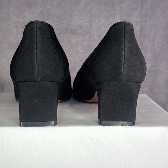 🔥🔥🔥Vera Wang Vintage Kitten Heels Size: 8.5🔥🔥🔥 - Picture 4 of 8